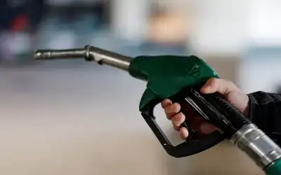 انخفاض مبيعات المشتقات النفطية 5% في