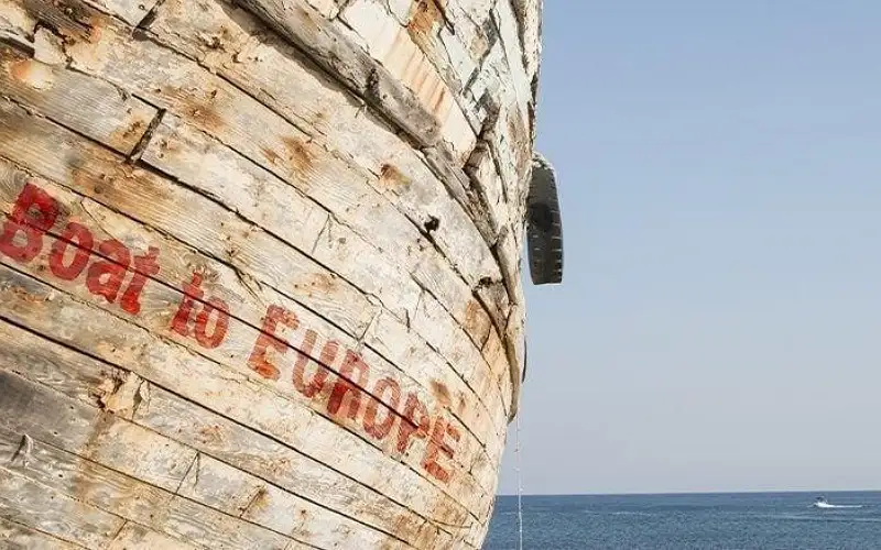 غرق 15 وفقدان أكثر من 150