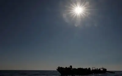 مفوضية اللاجئين: غرق زورق على متنه