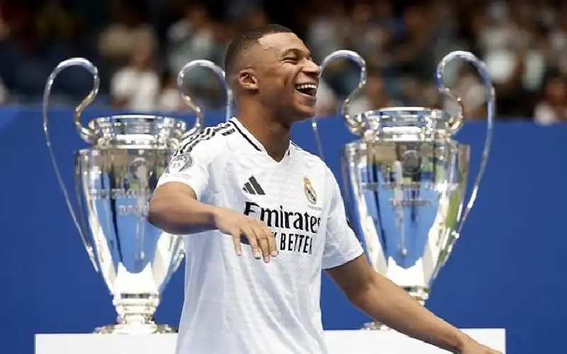 صدارة مفاجئة.. أعلى 5 لاعبين أجرا