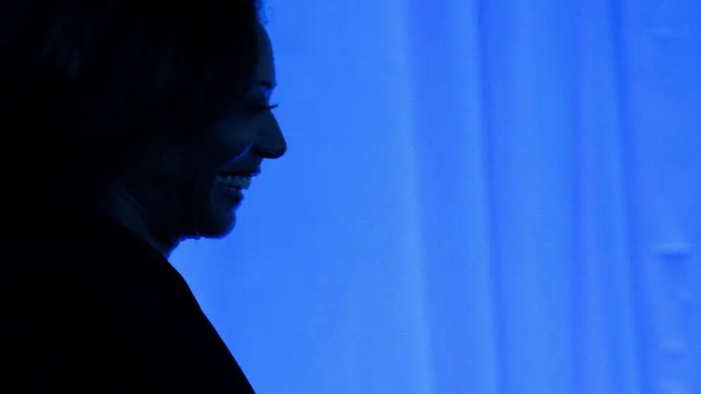 هاريس تقلص الفارق مع ترامب.. والأخير