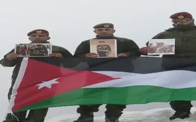 الفريق العسكري الأردني يتسلق عاشر أعلى