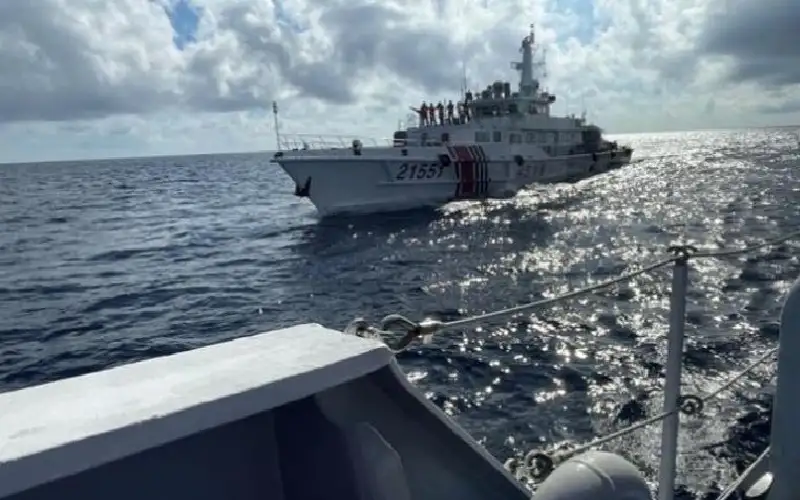 صواريخ أمريكا تشعل بحر الصين.. التنين