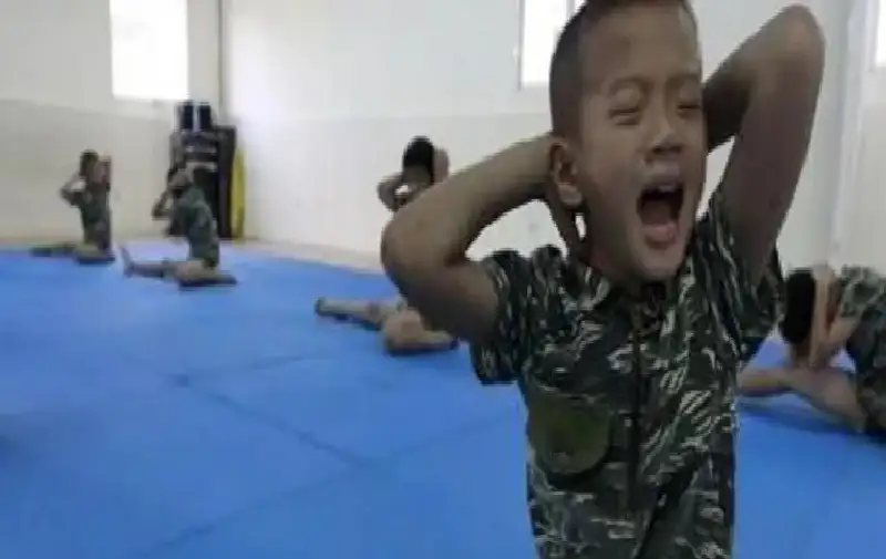 كم وقتا يحتاج الطفل للعب والتمرين؟