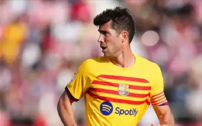 قائد برشلونة خارج حسابات هانسي فليك