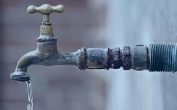 انقطاع الكهرباء يوقف ضخ المياه في