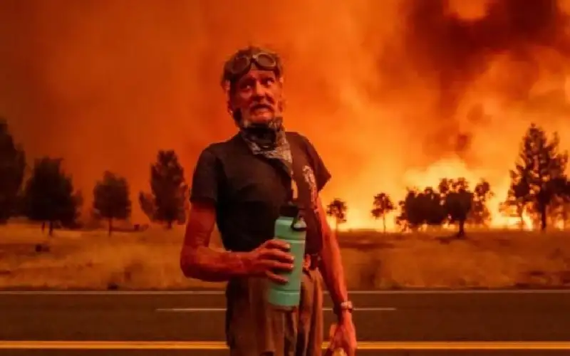 حريق كاليفورنيا الأضخم في تاريخ الولاية