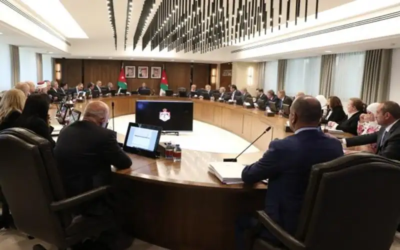 الحكومة تحث الأردنيين على المشاركة في
