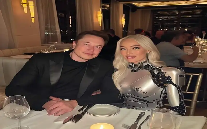 إيلون ماسك يعلن عن أول صديقة