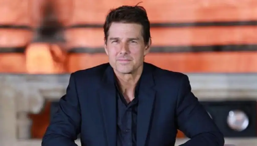 توم كروز ونجوم الفن يحضرون منافسات