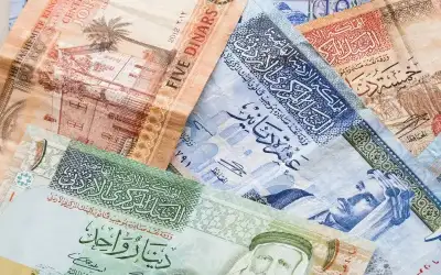 الحكومة تقترض قرابة 4 مليارات دينار