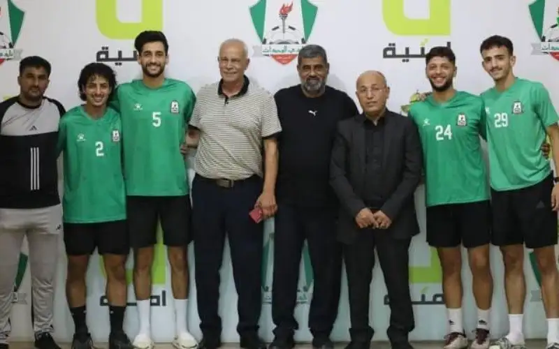 الوحدات يوقع مع 4 لاعبين جدد