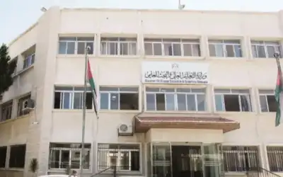 الخطيب: تخصصات مهنية وتطبيقية في الجامعات