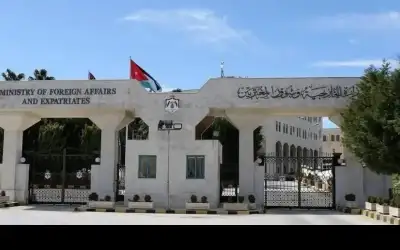 الخارجية تهيب بالمواطنين الأردنيين تجنب السفر