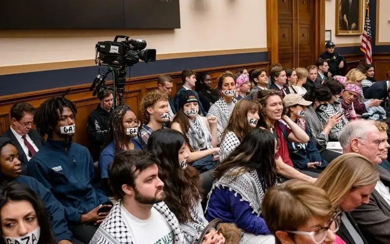 موظفون في الكونغرس يطلقون موقعا إلكترونيا