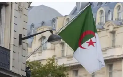 الجزائر تسحب سفيرها بفرنسا بعد دعم
