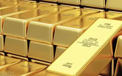 الذهب يلامس 2450 دولارا