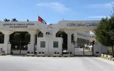 الصفدي خلال لقاء نظيره للشؤون الأوروبية: