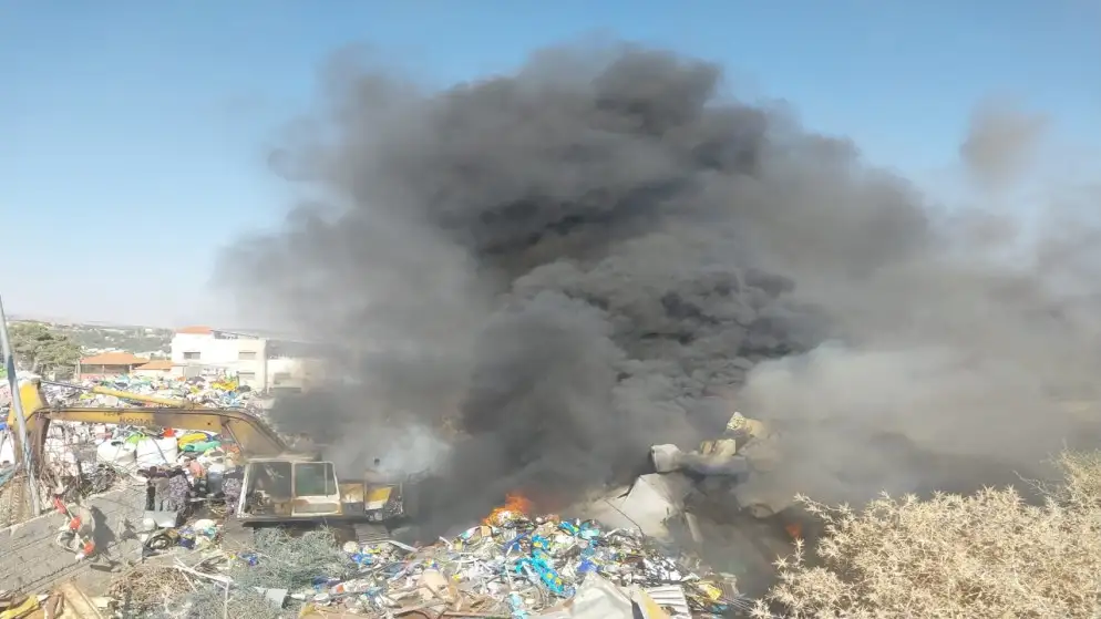 الدفاع المدني يخمد حريقا شب في