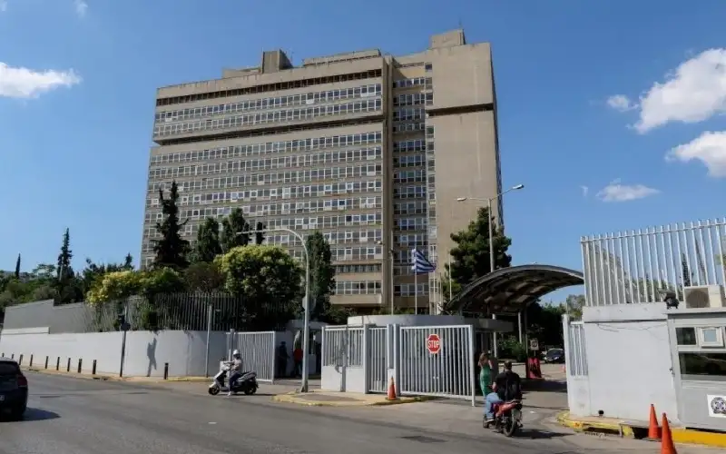 اليونان تعلن حالة التأهب بعد تحذيرات