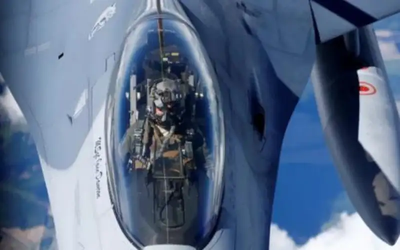 واشنطن تعزز مقاتلاتها بالشرق الأوسط وتتوقع