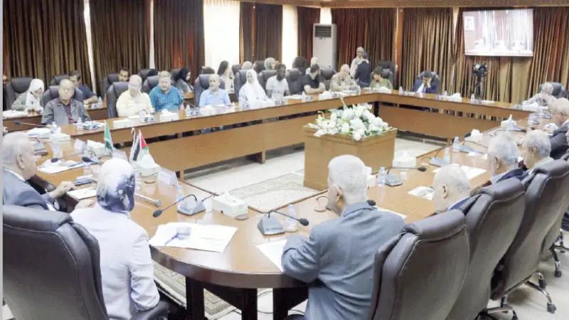 الناظر يستعرض تجربته مع اللغة العربية