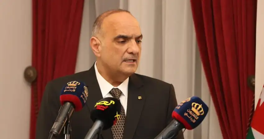 رئيس الوزراء يهنئ بمولد الأميرة إيمان