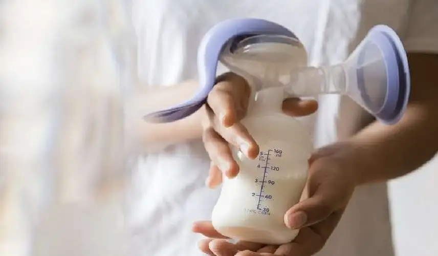 مضخة الثدي تطيل فترة الرضاعة الطبيعية