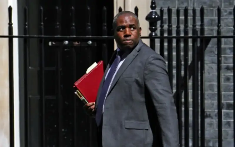 بريطانيا توقف بيع الأسلحة لإسرائيل