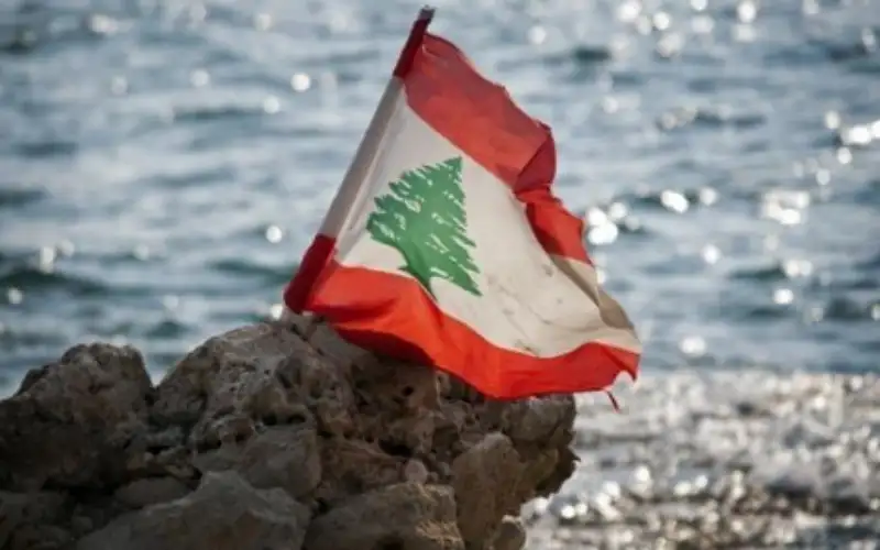 الخارجية البريطانية: على رعايانا مغادرة لبنان