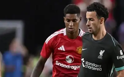 بثلاثية.. ليفربول يكتسح مانشستر يونايتد وديا