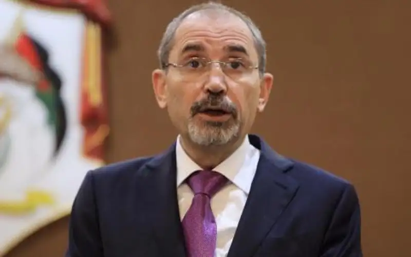 الصفدي إلى طهران حاملا رسالة من