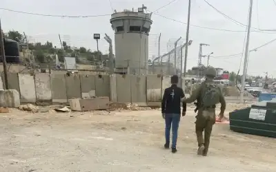 الاحتلال يعتقل 25 مواطنا من الضفة
