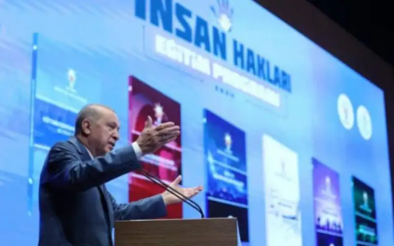 إردوغان: منصات التواصل الاجتماعي تتصرف كـ