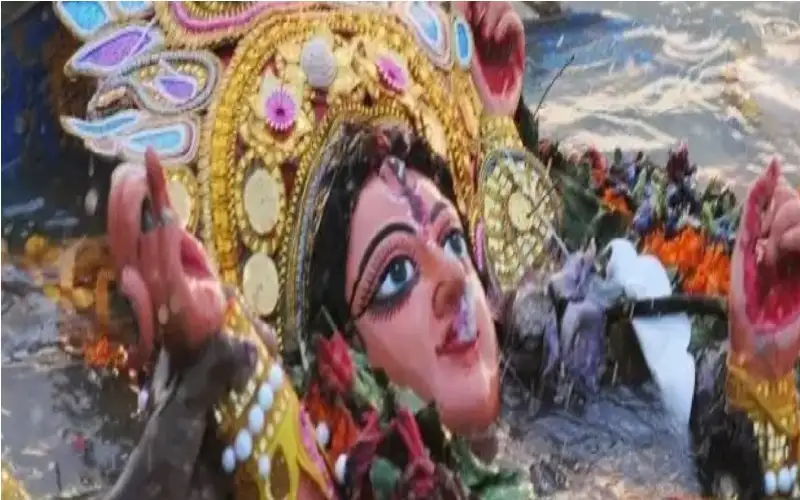 مياه الفيضانات تغمر معابد الهند