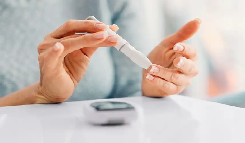 الجلوس الطويل خطر على حياة مريض