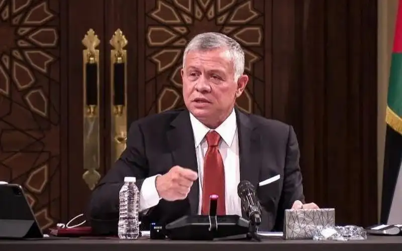 الملك يحذر من خطورة توسع دائرة