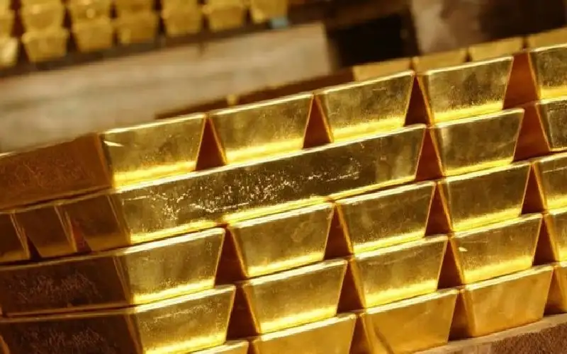 سعر الذهب اليوم.. الثمين يتراجع أمام