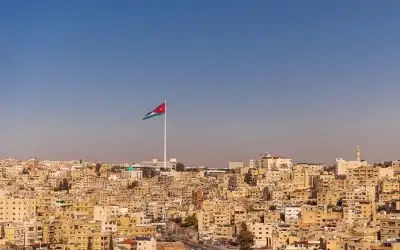 طقس حار نسبيا في أغلب المناطق