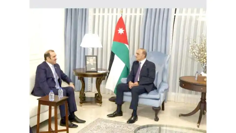 الخصاونة : تسريع المشاريع الكبرى مع