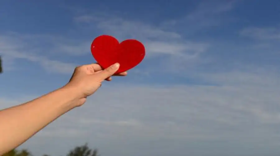 ماذا يفعل هرمون الحب بضغط الدم؟