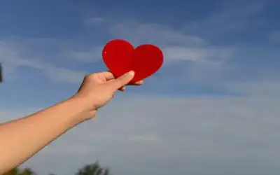 ماذا يفعل هرمون الحب بضغط الدم؟