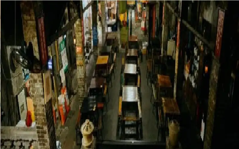 مقهى شاي صيني يتحول لمزار سياحي