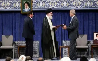 ربما يؤدي إلى انهيار إيران.. بزشكيان