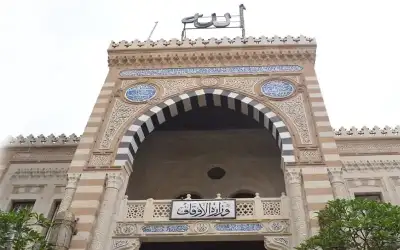 تبادل شتائم وعبث .. عاصفة في