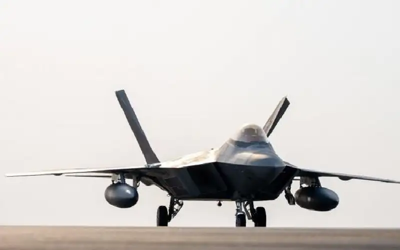 إف-22 في سماء الشرق الأوسط.. كل