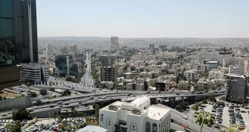 أجواء صيفية معتدلة الحرارة في أغلب