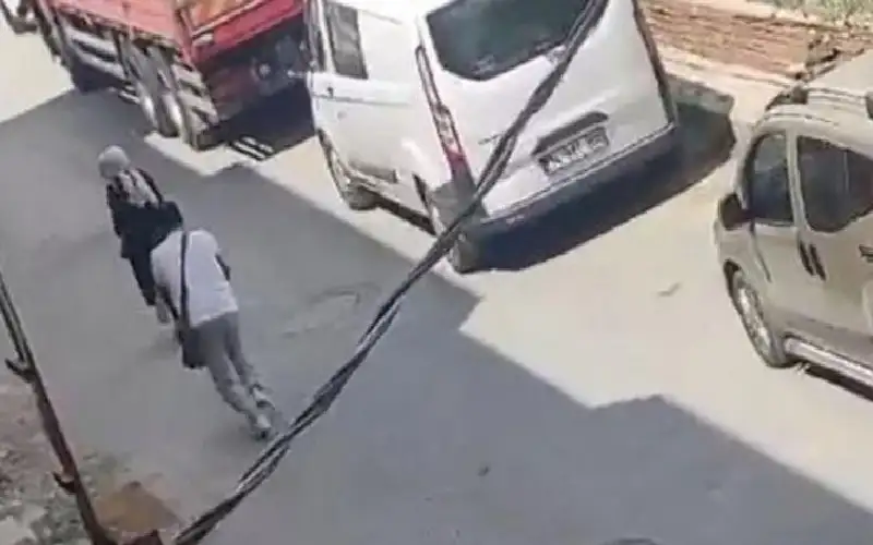 تركي يقتل زوجته في الشارع برصاصة