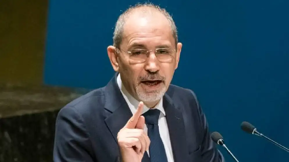 الصفدي: خفض التصعيد في المنطقة يبدأ