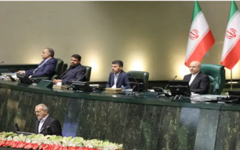 الرئيس الإيراني يرشح عباس عراقجي لمنصب